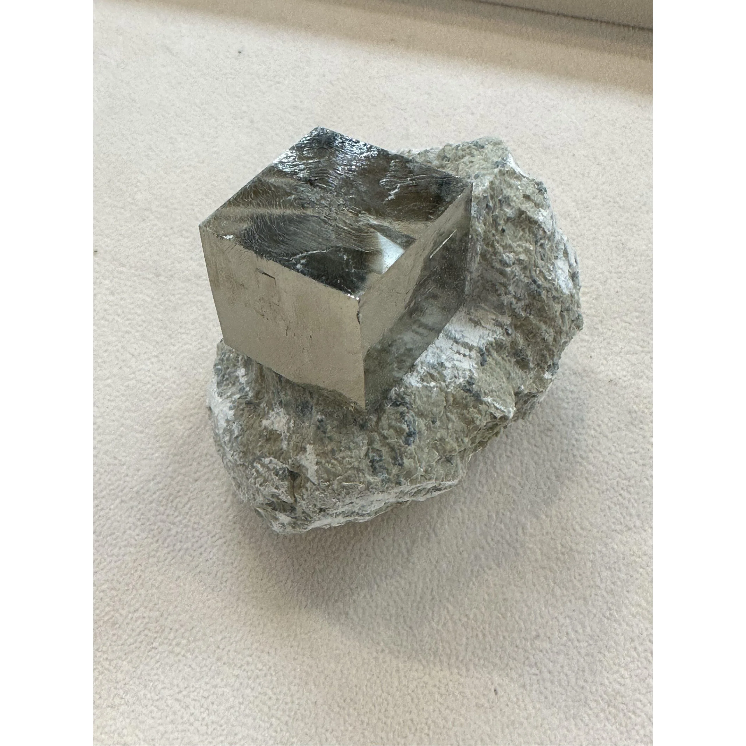 Pyrite Cube, Spanish fools gold Prehistoric Online