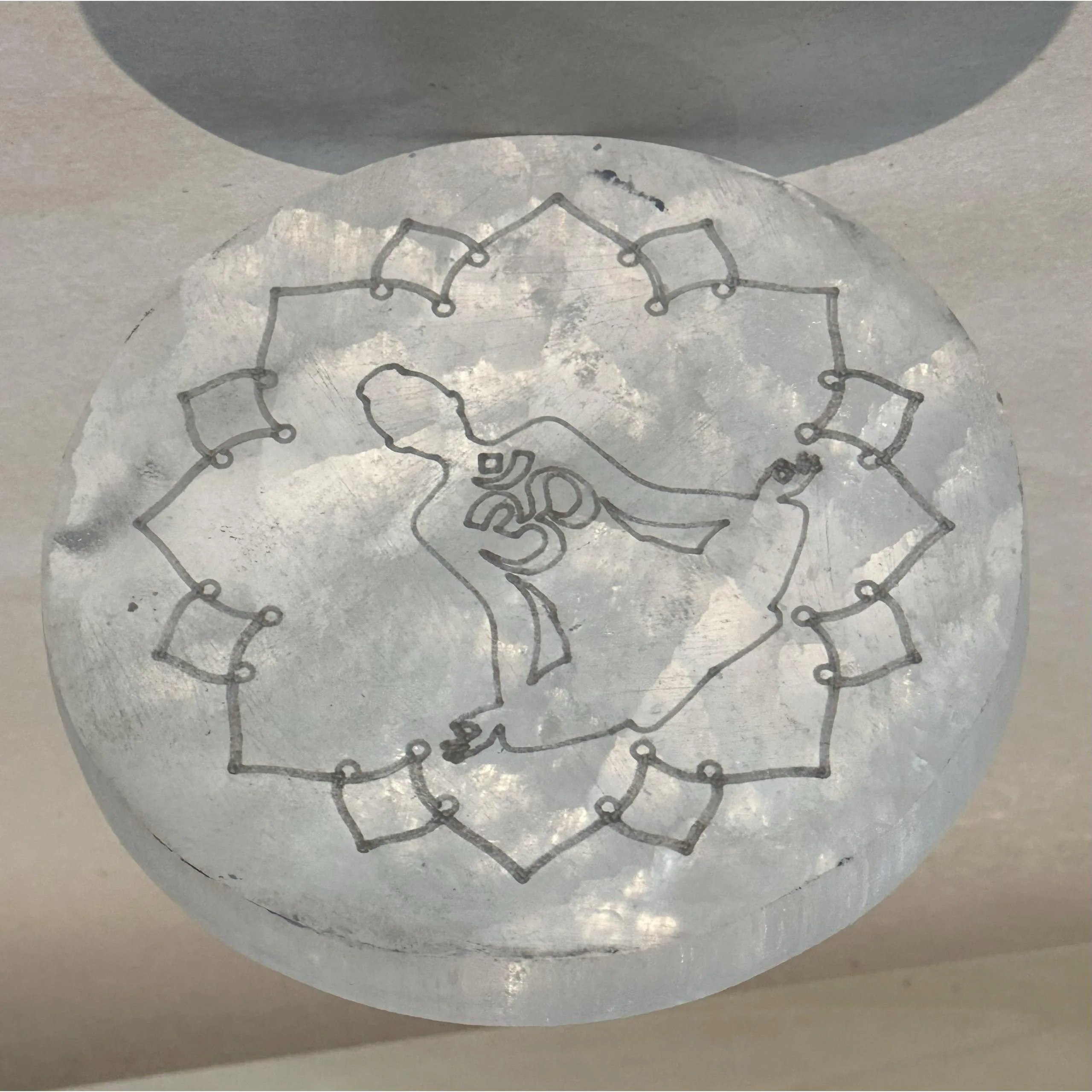 Selenite Charger Disc – Cleanse your minerals, Reiki tool Prehistoric Online