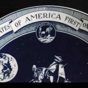 Apollo 11 moon landing plate Prehistoric Online