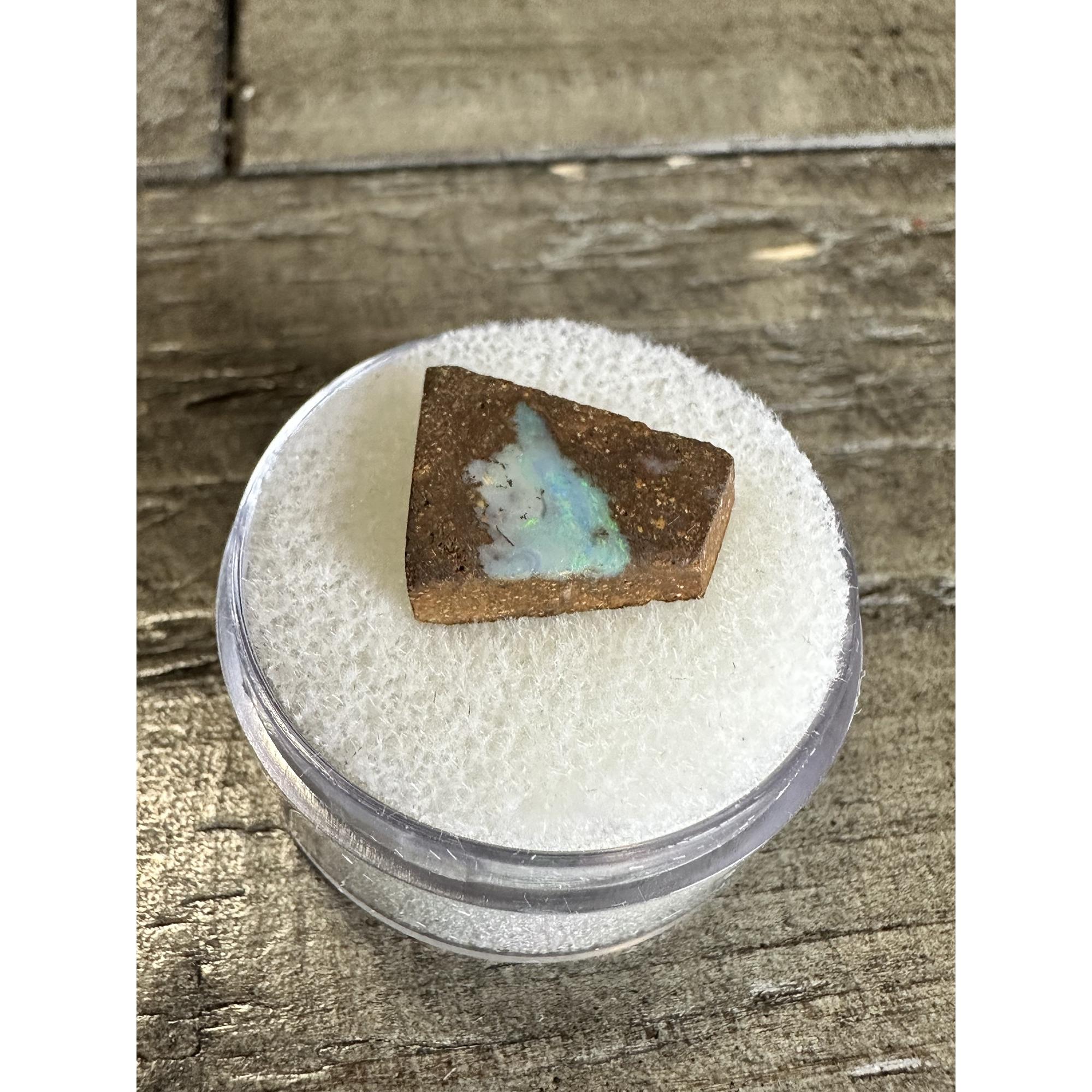 Opal, boulder Australia, traditional white base color Prehistoric Online