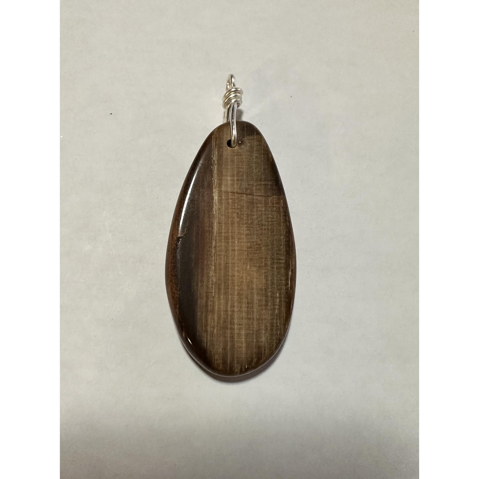 Petrified wood pendant, Oregon, hand polished Prehistoric Online