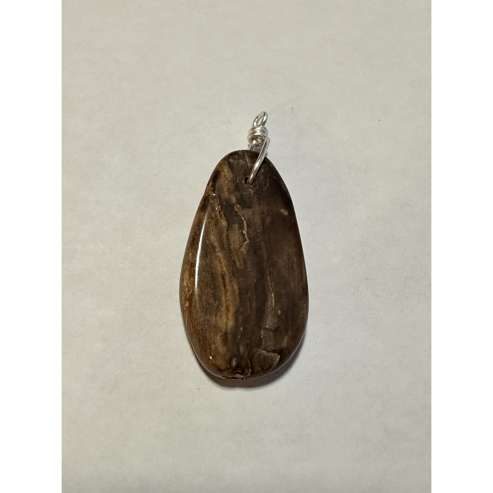 Petrified wood pendant, beautiful graining Prehistoric Online