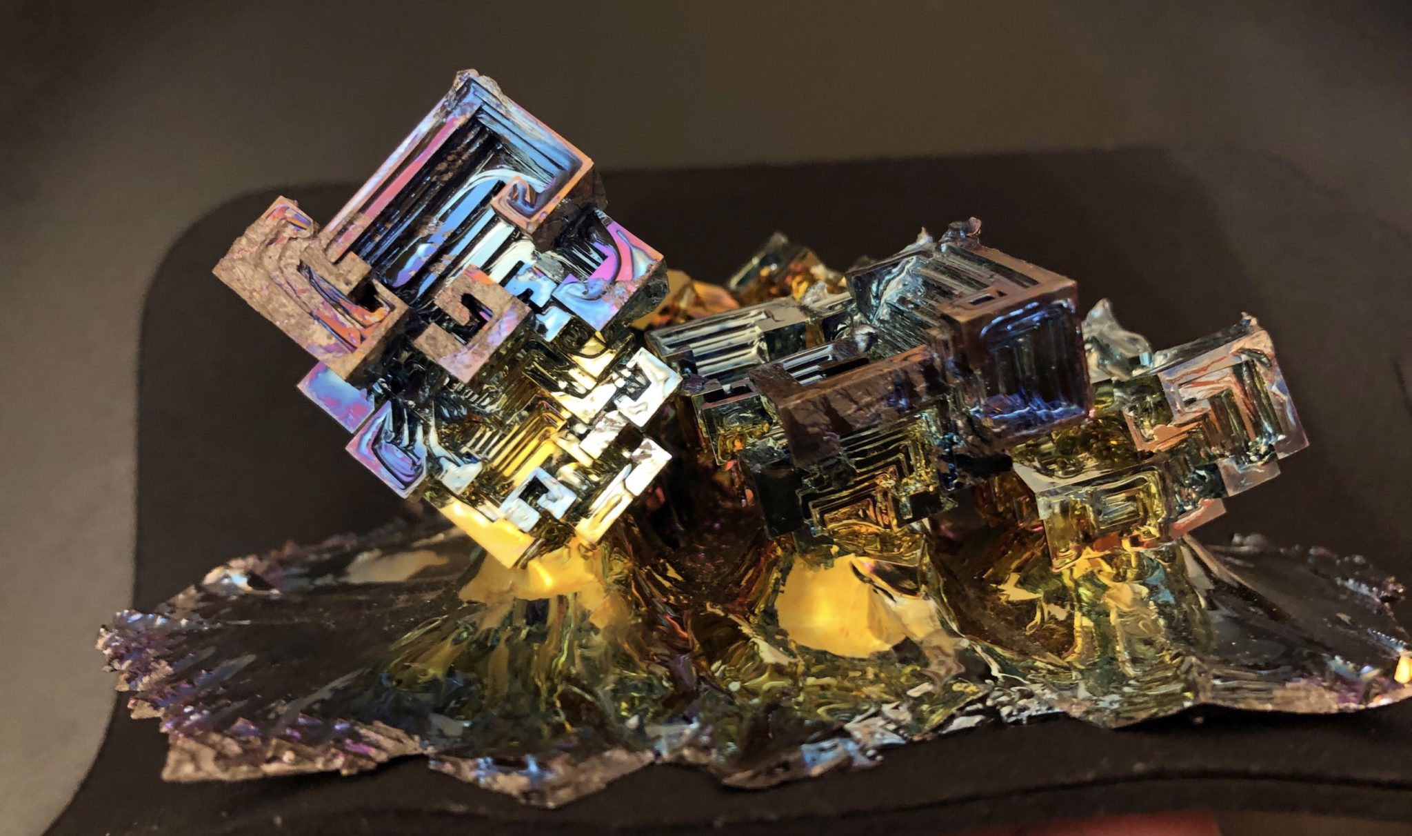 Bismuth, XXL Collector Quality, large and colorful Prehistoric Online