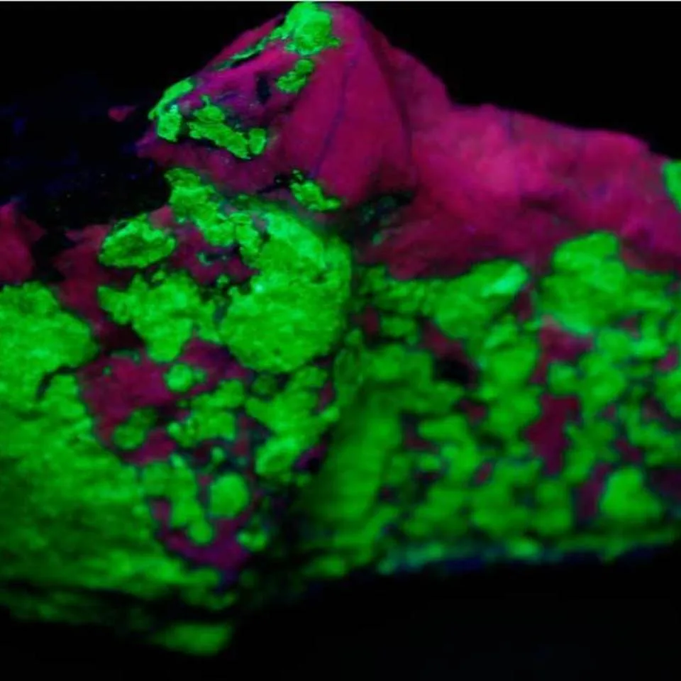 fluorescent calcite and troostite from new jersey20151122 27755 z3t0bv 960x960 jpg