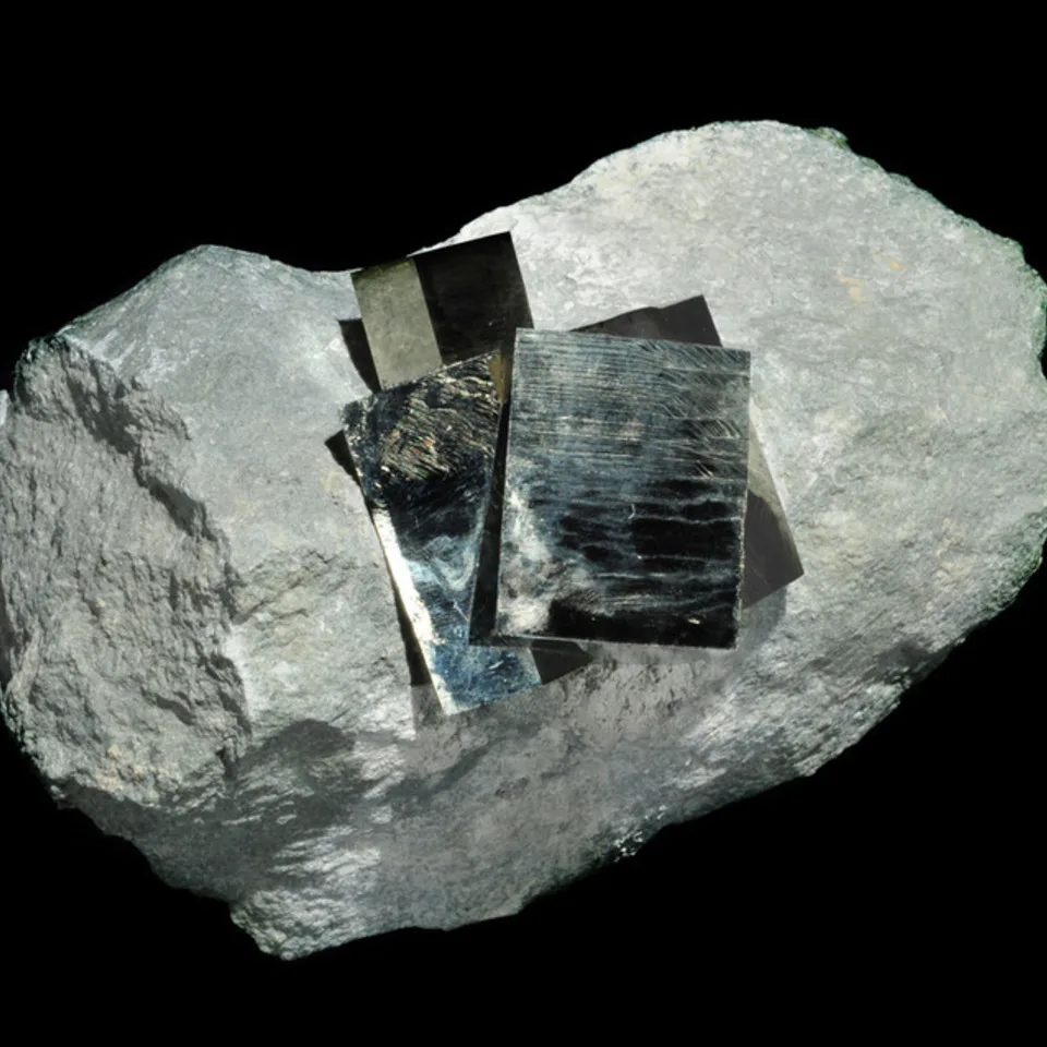 pyrite cubes20150515 8000 1pntxkb 960x960 jpg
